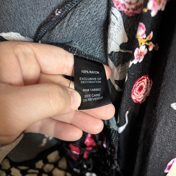 Torrid Black Floral Kimono Fringe Bottom Torrid Size 0 - Picture 6 of 6